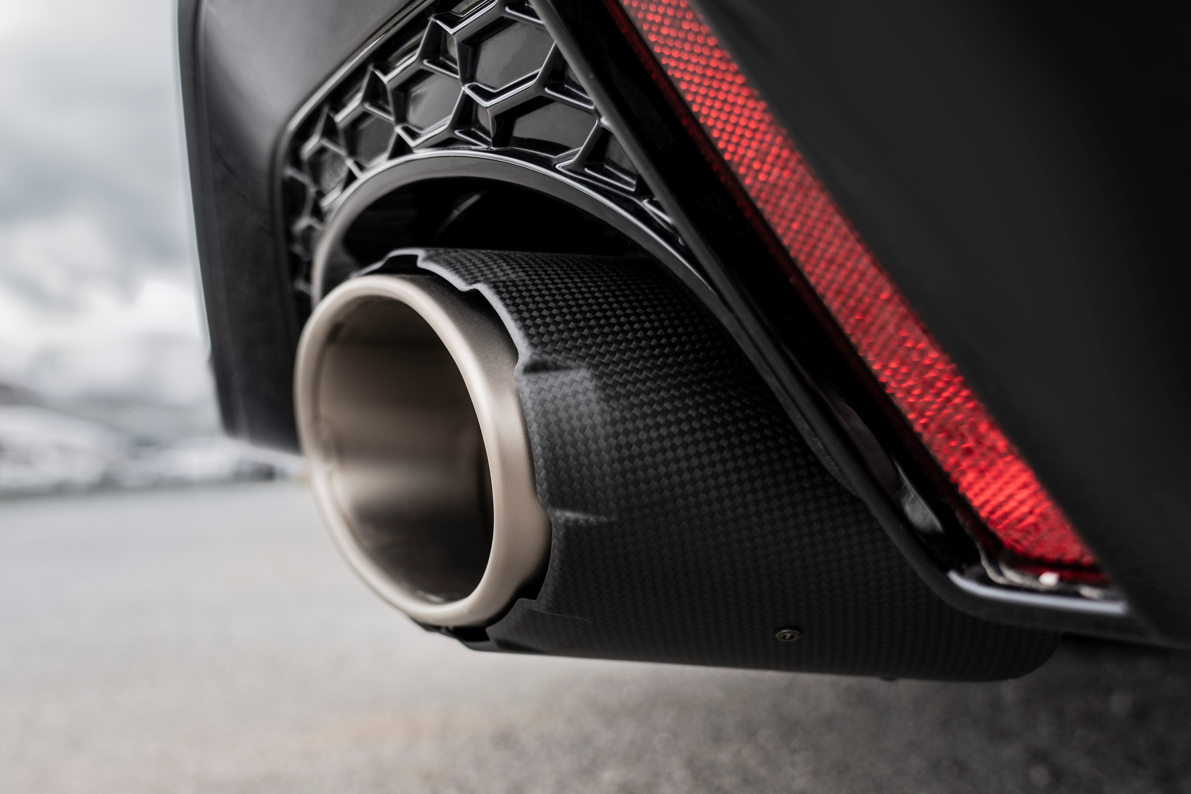 akrapovic audi rs6 c8